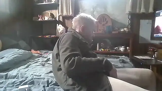 Makowboy online show from June 2026 12:03:01 AM