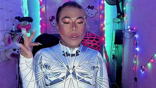 tsviolett online show from December 2024 06:06:01 PM