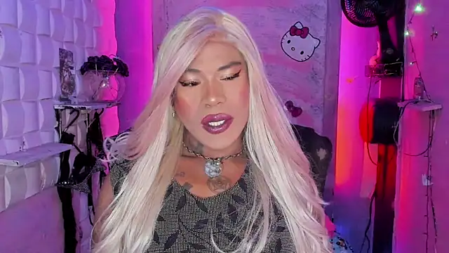 tsviolett online show from March 2025 06:18:01 PM