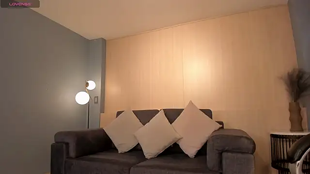 MiaRoberts1 online show from November 2025 06:07:02 PM