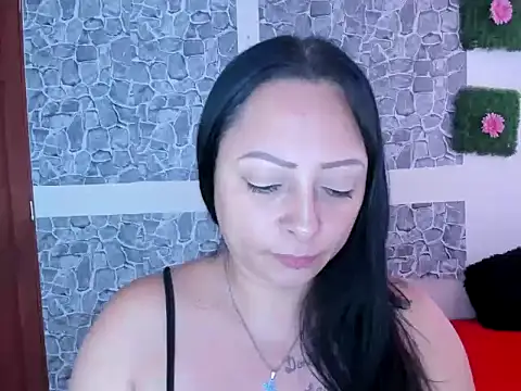 Snapshot of julybravo chatting on October 2025 09:59:01 PM julybravo online show from October 2025 09:59:01 PM