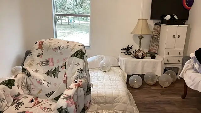 magicsparkles online show from December 2024 08:55:01 PM