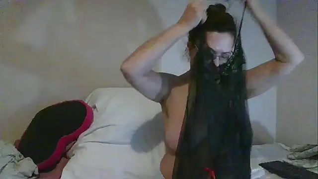 Hottie-Mom online show from December 2024 08:45:02 AM