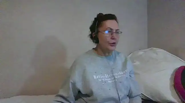 Hottie-Mom online show from January 2025 12:27:02 PM