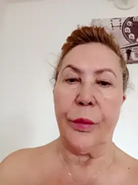 Hottie-Mom online show from April 2026 06:31:02 AM