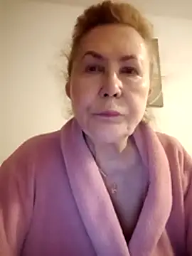 Hottie-Mom online show from May 2026 09:22:01 PM
