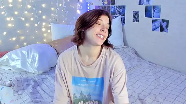 YunaPeace online show from December 2024 10:12:02 AM