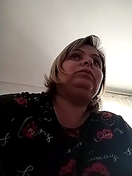 Snapshot of EvaCristal chatting on September 2025 06:02:02 AM EvaCristal online show from September 2025 06:02:02 AM