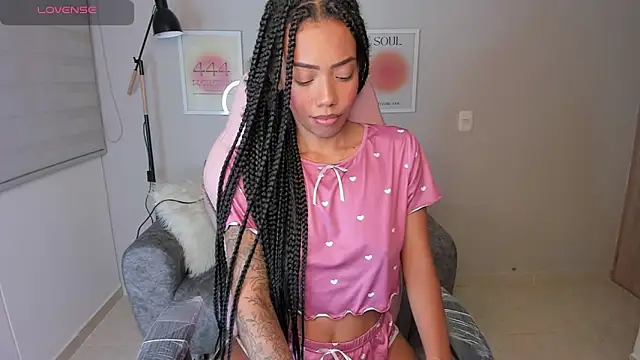 ashley 23  online show from April 2026 04:04:01 AM