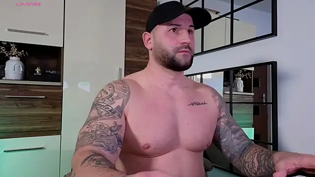 Snapshot of moonjoey chatting on January 2025 05:58:01 PM moonjoey online show from January 2025 05:58:01 PM