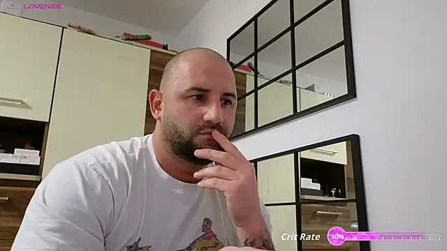 Snapshot of moonjoey chatting on November 2025 01:10:01 PM moonjoey online show from November 2025 01:10:01 PM