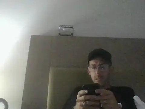 Snapshot of smokenstrokex chatting on December 2024 10:53:01 PM smokenstrokex online show from December 2024 10:53:01 PM