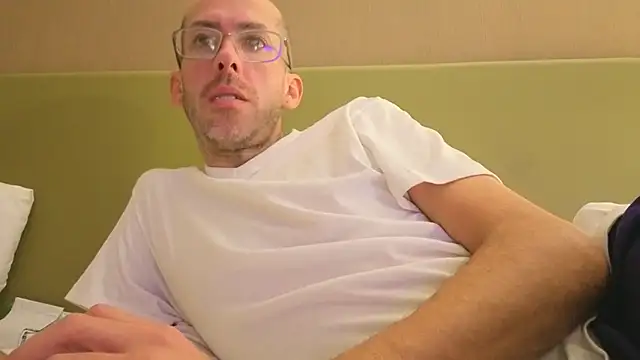 Snapshot of smokenstrokex chatting on January 2025 03:05:02 PM smokenstrokex online show from January 2025 03:05:02 PM