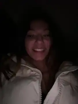 Snapshot of _MiaQueen_ chatting on December 2024 01:28:01 AM MiaQueen online show from December 2024 01:28:01 AM