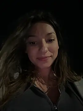 Snapshot of _MiaQueen_ chatting on March 2025 01:37:02 AM MiaQueen online show from March 2025 01:37:02 AM