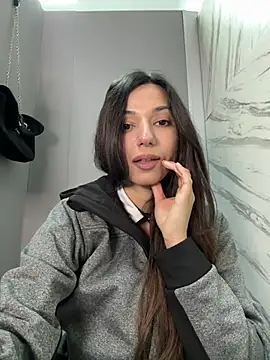 Snapshot of _MiaQueen_ chatting on April 2026 10:25:02 PM MiaQueen online show from April 2026 10:25:02 PM