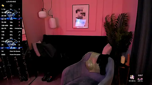 Snapshot of KylieMellow chatting on March 2026 05:29:02 AM KylieMellow online show from March 2026 05:29:02 AM