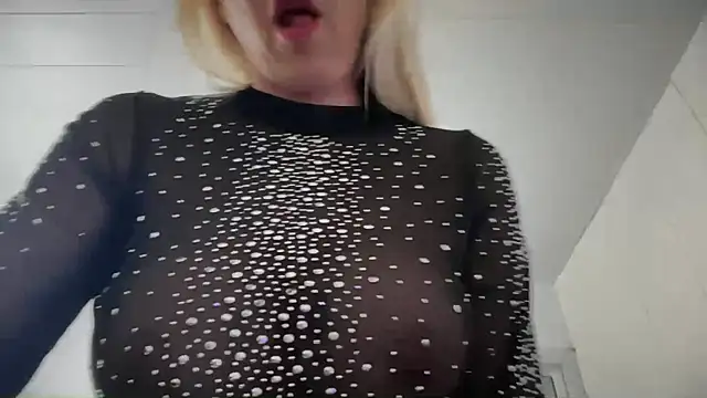 Reyna63 online show from November 2025 07:02:02 PM