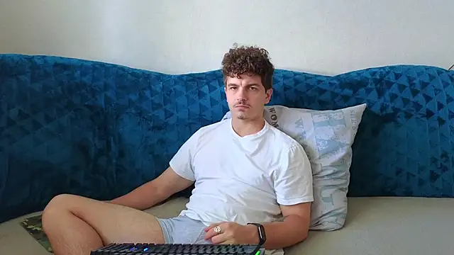 Snapshot of Remy_Miles chatting on September 2025 07:30:02 AM Remy Miles online show from September 2025 07:30:02 AM