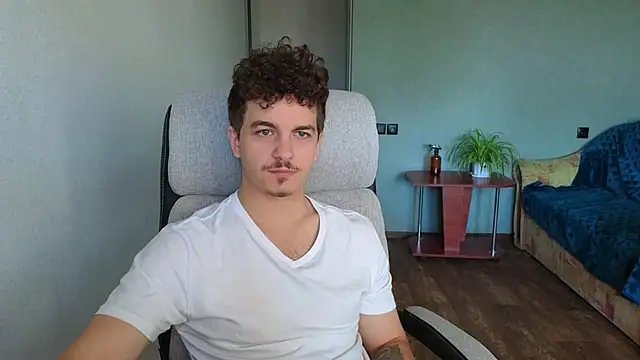 Snapshot of Remy_Miles chatting on October 2025 07:19:02 AM Remy Miles online show from October 2025 07:19:02 AM