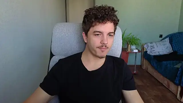 Snapshot of Remy_Miles chatting on October 2025 07:03:02 AM Remy Miles online show from October 2025 07:03:02 AM