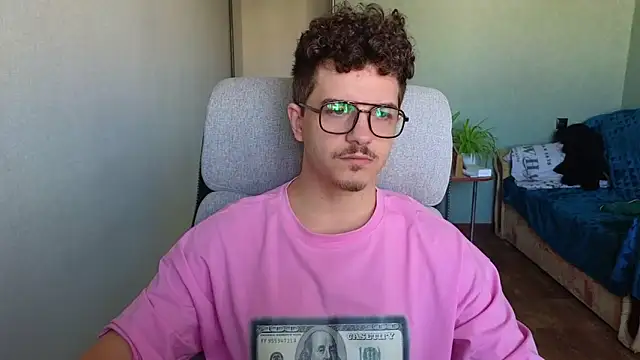 Snapshot of Remy_Miles chatting on October 2025 06:59:01 AM Remy Miles online show from October 2025 06:59:01 AM