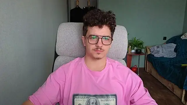 Snapshot of Remy_Miles chatting on November 2025 08:25:02 AM Remy Miles online show from November 2025 08:25:02 AM