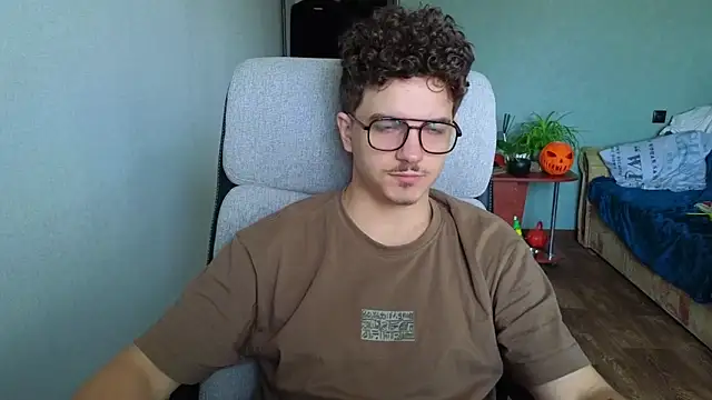 Snapshot of Remy_Miles chatting on November 2025 09:58:01 AM Remy Miles online show from November 2025 09:58:01 AM