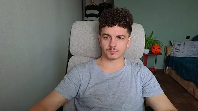 Snapshot of Remy_Miles chatting on November 2025 10:07:01 AM Remy Miles online show from November 2025 10:07:01 AM