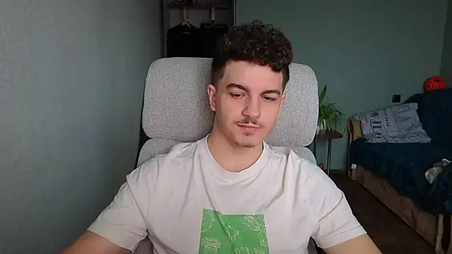 Snapshot of Remy_Miles chatting on December 2025 10:09:01 AM Remy Miles online show from December 2025 10:09:01 AM