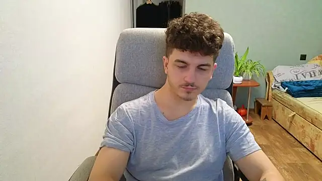 Snapshot of Remy_Miles chatting on December 2025 12:47:01 PM Remy Miles online show from December 2025 12:47:01 PM