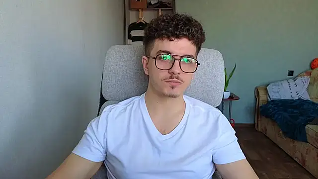 Snapshot of Remy_Miles chatting on January 2026 11:04:01 AM Remy Miles online show from January 2026 11:04:01 AM