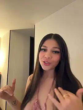 Alyshanon18 online show from May 2026 06:47:02 PM