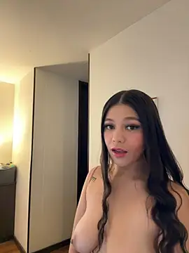 Alyshanon18 online show from May 2026 08:16:02 PM