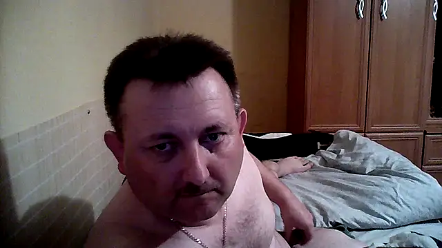 Snapshot of Novy73 chatting on November 2025 09:24:02 PM Novy73 online show from November 2025 09:24:02 PM