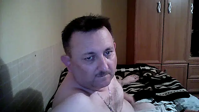 Snapshot of Novy73 chatting on December 2025 10:40:02 PM Novy73 online show from December 2025 10:40:02 PM