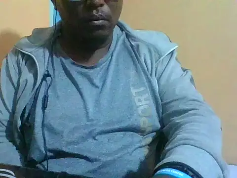 Snapshot of honeyswit chatting on May 2026 11:32:02 PM honeyswit online show from May 2026 11:32:02 PM