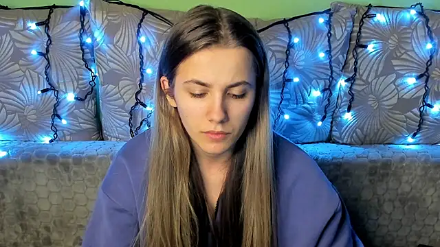 MaggieCake online show from December 2024 01:05:01 AM