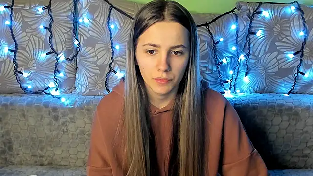 MaggieCake online show from December 2024 01:00:02 AM