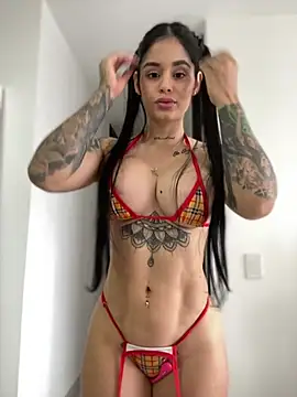 LaraHenao online show from February 2025 12:36:01 PM