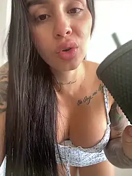 LaraHenao online show from March 2025 03:20:01 PM