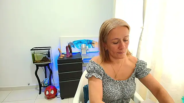 Naty Stone online show from October 2025 09:16:01 PM