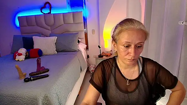 Naty Stone online show from June 2026 07:55:02 PM