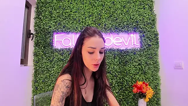 Snapshot of realhotfallingdevil chatting on November 2025 04:01:02 AM realhotfallingdevil online show from November 2025 04:01:02 AM