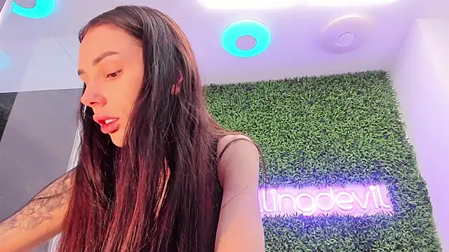 Snapshot of realhotfallingdevil chatting on November 2025 09:52:02 AM realhotfallingdevil online show from November 2025 09:52:02 AM