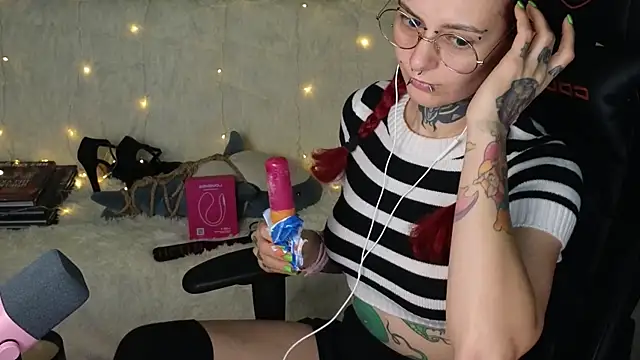 Ginger Stay online show from October 2025 11:01:02 PM