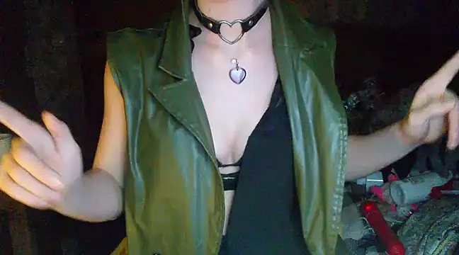 Snapshot of WildMissNiks chatting on December 2024 03:39:01 PM WildMissNiks online show from December 2024 03:39:01 PM