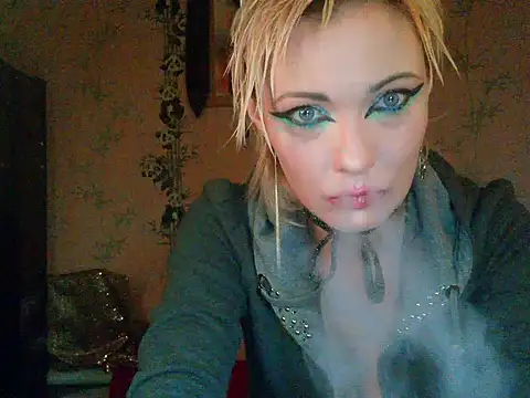 Snapshot of WildMissNiks chatting on November 2025 08:15:02 AM WildMissNiks online show from November 2025 08:15:02 AM