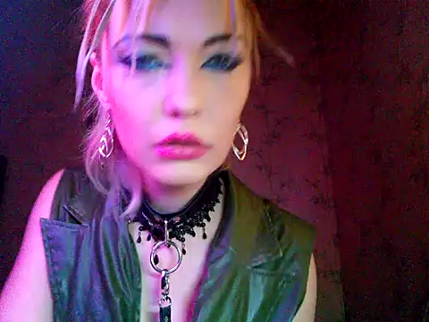 WildMissNiks online show from November 2025 08:49:02 AM