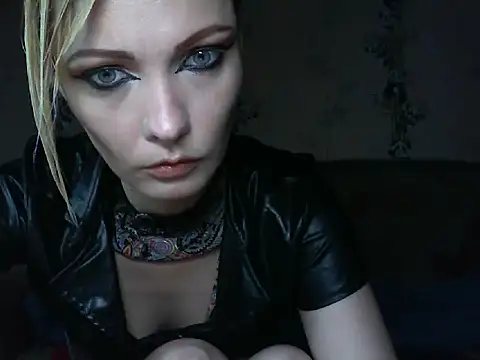 Snapshot of WildMissNiks chatting on June 2026 07:03:02 AM WildMissNiks online show from June 2026 07:03:02 AM